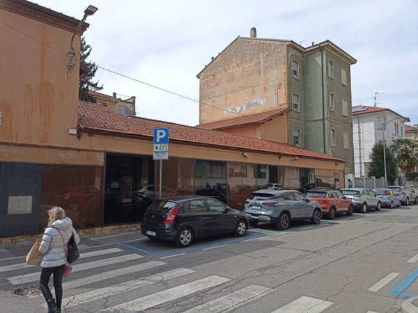 negozio in vendita a Torino in zona Parella