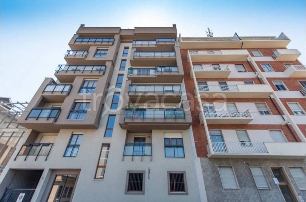 appartamento in vendita a Torino in zona Lingotto