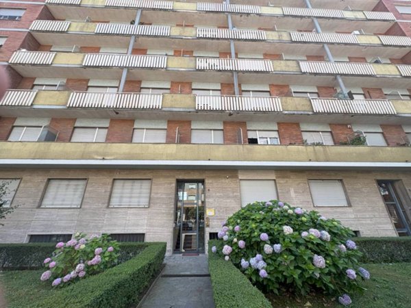 appartamento in vendita a Torino in zona Lingotto