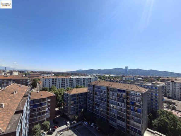 appartamento in vendita a Torino in zona Lingotto