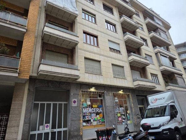 negozio in vendita a Torino in zona Santa Rita
