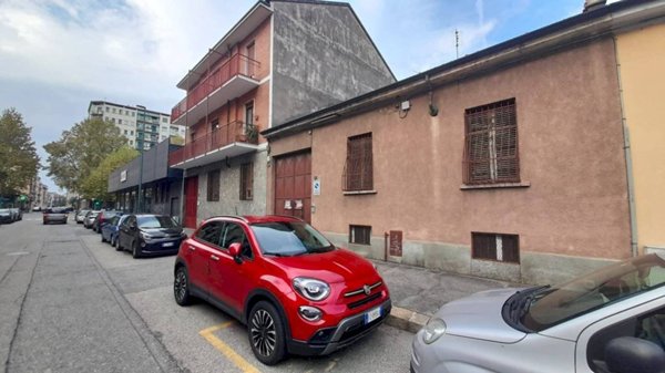 locale di sgombero in vendita a Torino in zona Mirafiori Sud