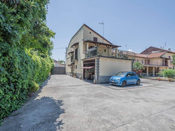 casa indipendente in vendita a Torino in zona Lucento