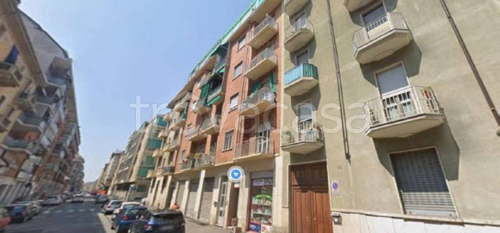 negozio in vendita a Torino in zona Barriera di Milano
