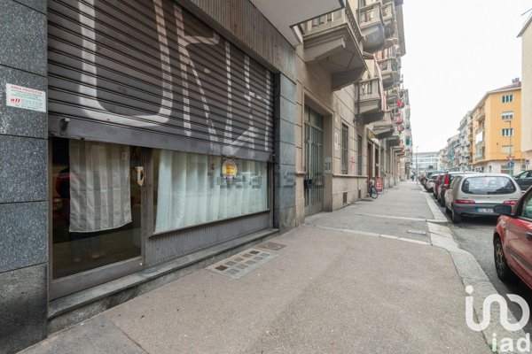 locale commerciale in vendita a Torino in zona Millefonti