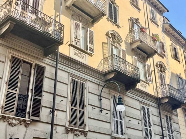 appartamento in vendita a Torino in zona Cit Turin