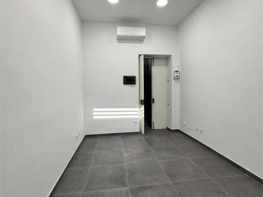 negozio in vendita a Torino in zona Vanchiglia