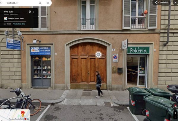 locale commerciale in vendita a Torino in zona Cit Turin