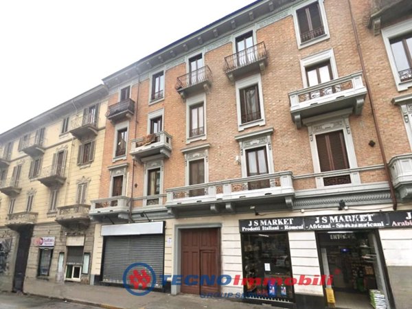 locale commerciale in vendita a Torino in zona Barriera di Milano