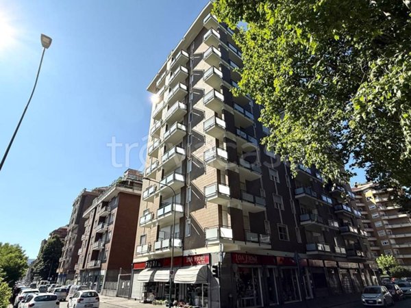 negozio in vendita a Torino in zona Barriera di Milano