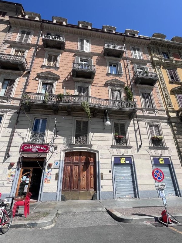 appartamento in vendita a Torino in zona San Salvario