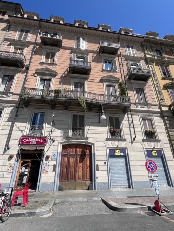 appartamento in vendita a Torino in zona San Salvario