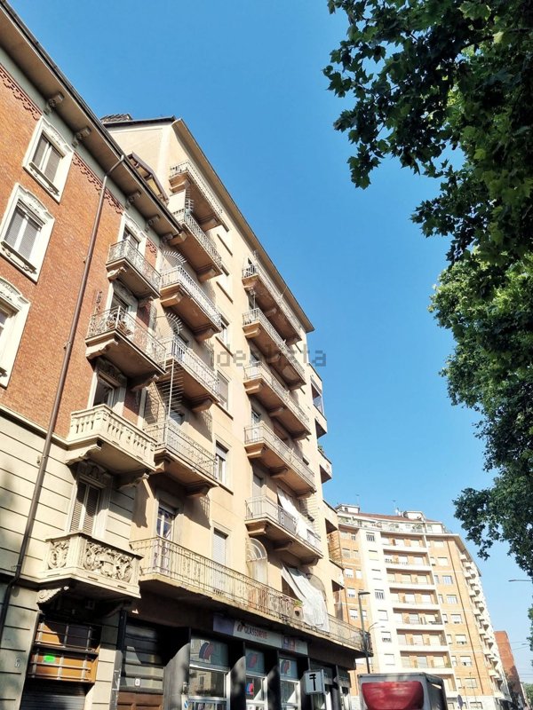appartamento in vendita a Torino in zona Aurora