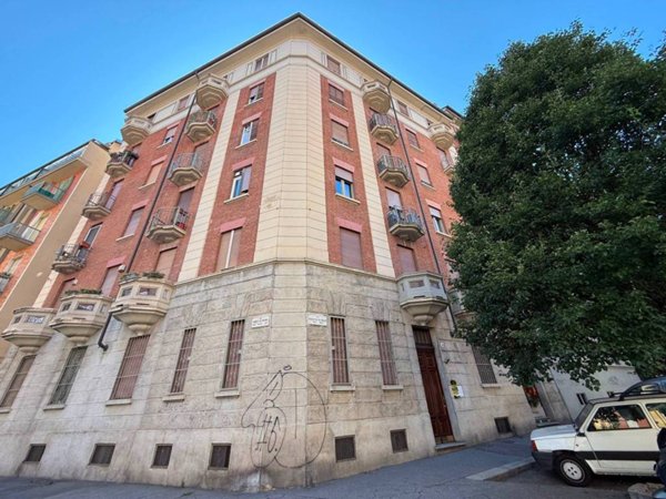 appartamento in vendita a Torino in zona Lingotto