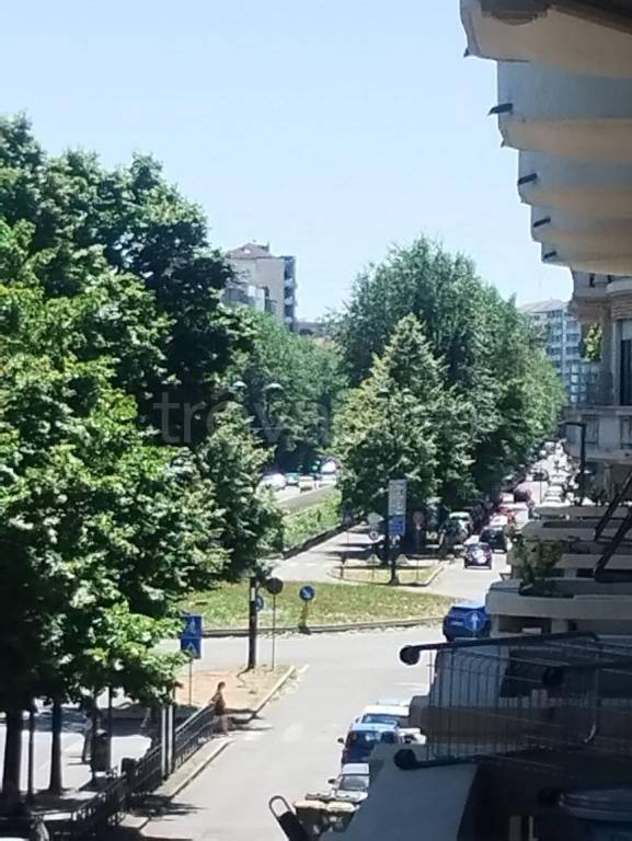 appartamento in vendita a Torino in zona Cit Turin