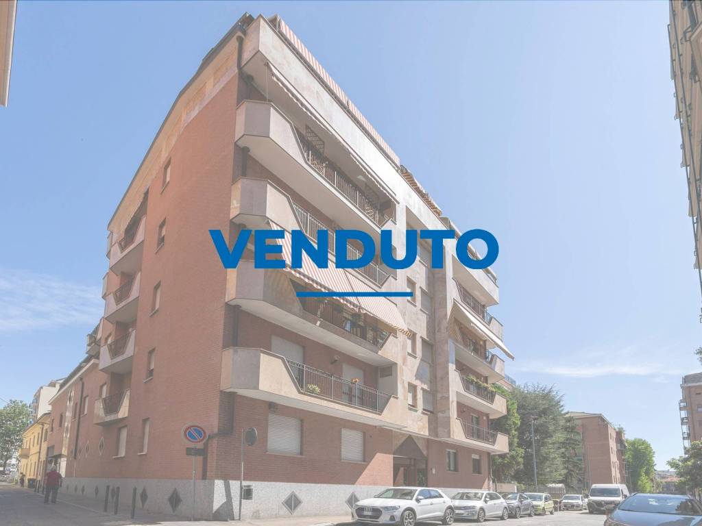 appartamento in vendita a Torino in zona Cit Turin