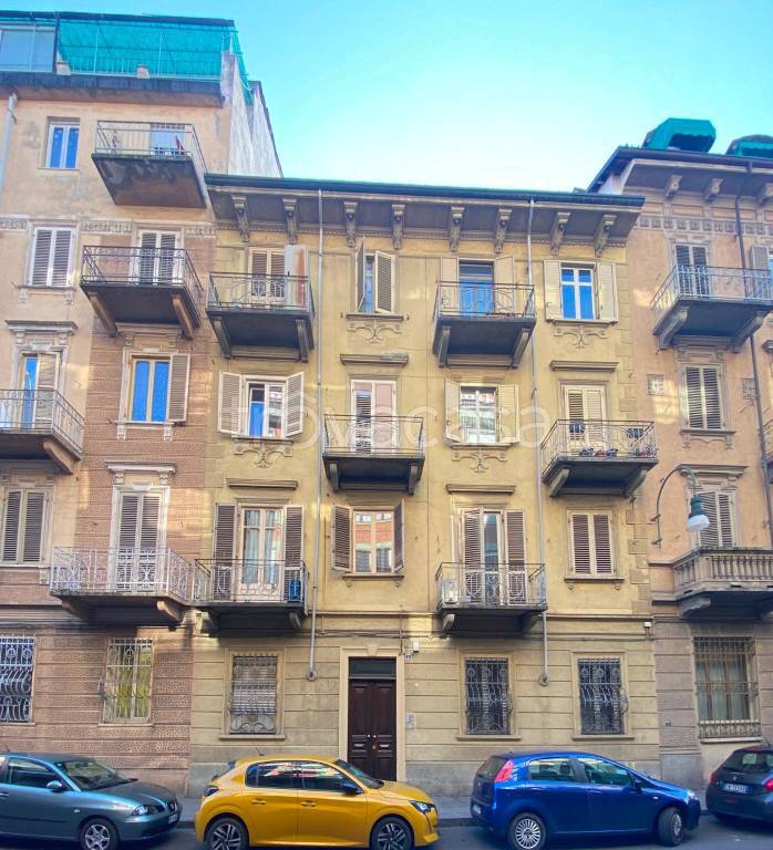 appartamento in vendita a Torino in zona Cenisia