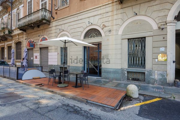 locale commerciale in vendita a Torino in zona Centro Storico