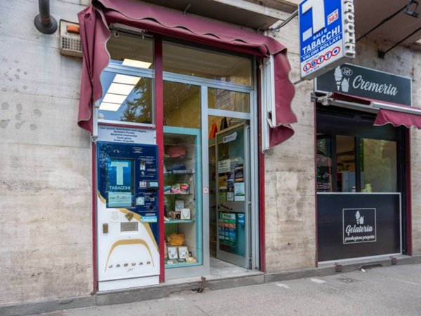 negozio in vendita a Torino in zona Borgo San Paolo