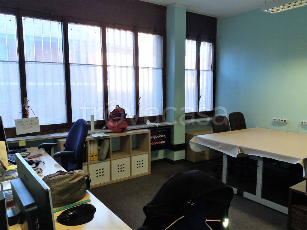 ufficio in vendita a Torino in zona Parella