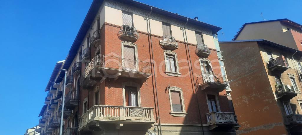 appartamento in vendita a Torino in zona Borgata Vittoria