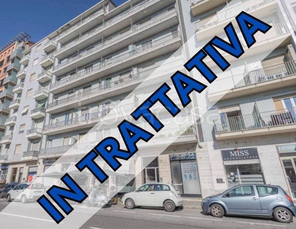 negozio in vendita a Torino in zona Parella