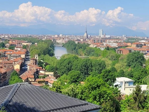 casa indipendente in vendita a Torino in zona Rosa