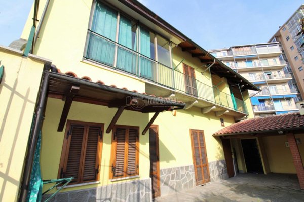 casa indipendente in vendita a Torino in zona Borgata Vittoria