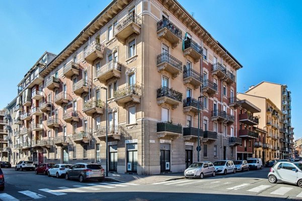 appartamento in vendita a Torino in zona Borgata Vittoria