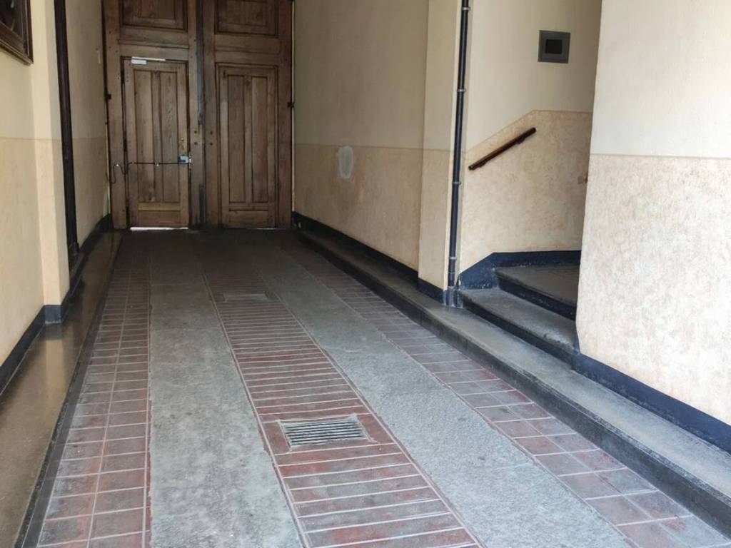 negozio in vendita a Torino in zona Borgo San Paolo