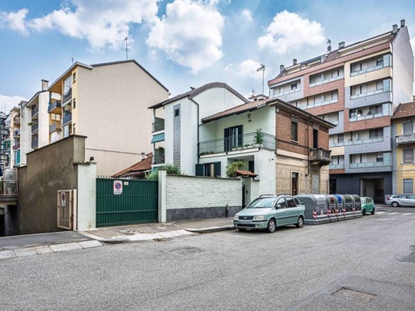 casa indipendente in vendita a Torino in zona Borgata Vittoria