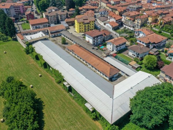 locale commerciale in vendita a Torino in zona Gran Madre
