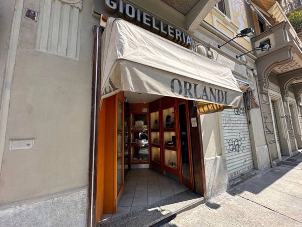 negozio in vendita a Torino in zona Vanchiglia