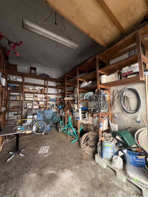 locale di sgombero in vendita a Torino in zona Barriera di Milano