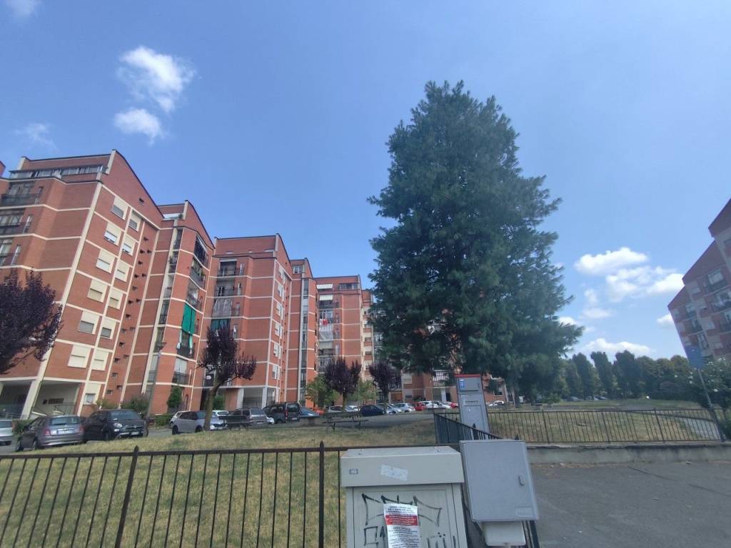 appartamento in vendita a Torino in zona Vallette
