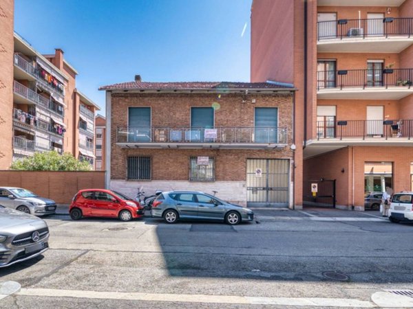 appartamento in vendita a Torino in zona Borgata Vittoria