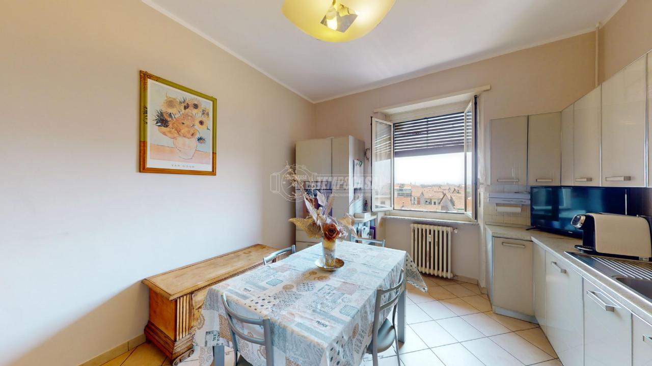 appartamento in vendita a Torino in zona Parella