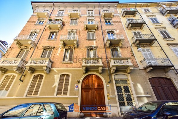 appartamento in vendita a Torino in zona Cenisia