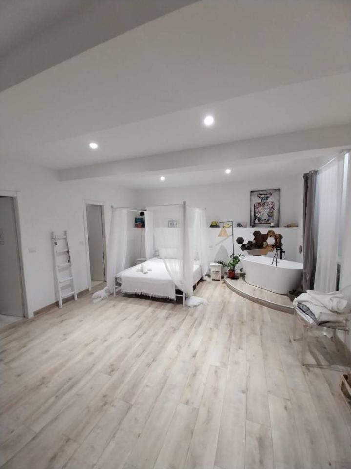 appartamento in vendita a Torino in zona Sassi