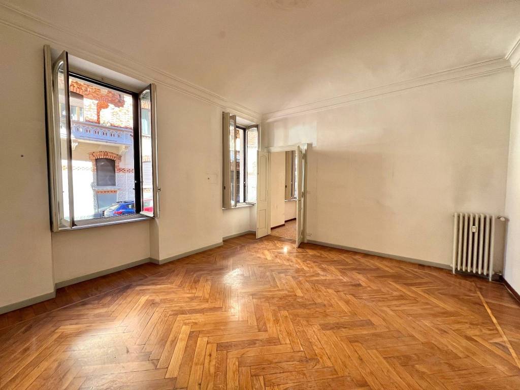 appartamento in vendita a Torino in zona Cit Turin