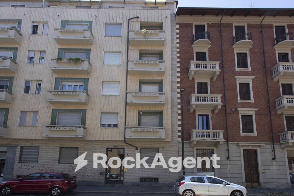 appartamento in vendita a Torino in zona Cit Turin