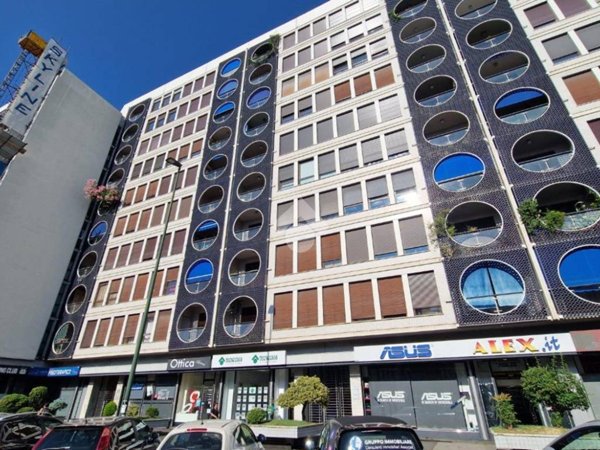 negozio in vendita a Torino in zona Pozzo Strada