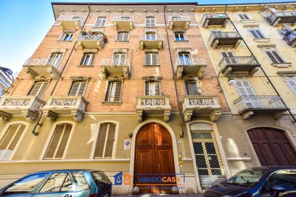 appartamento in vendita a Torino in zona Cenisia