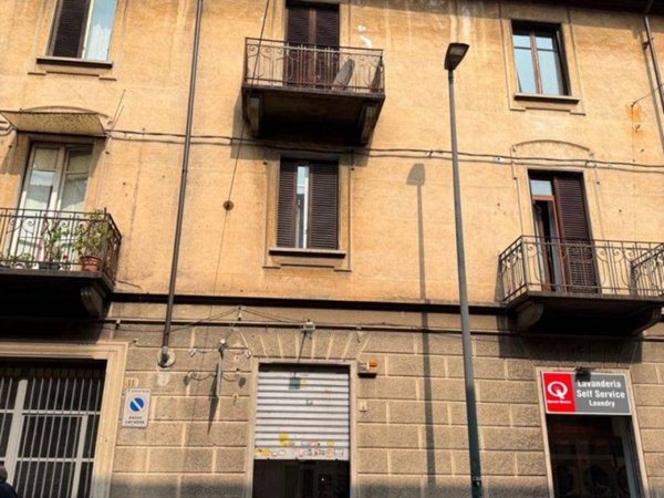 negozio in vendita a Torino in zona Borgata Vittoria