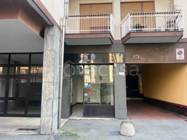 negozio in vendita a Torino in zona Borgo San Paolo