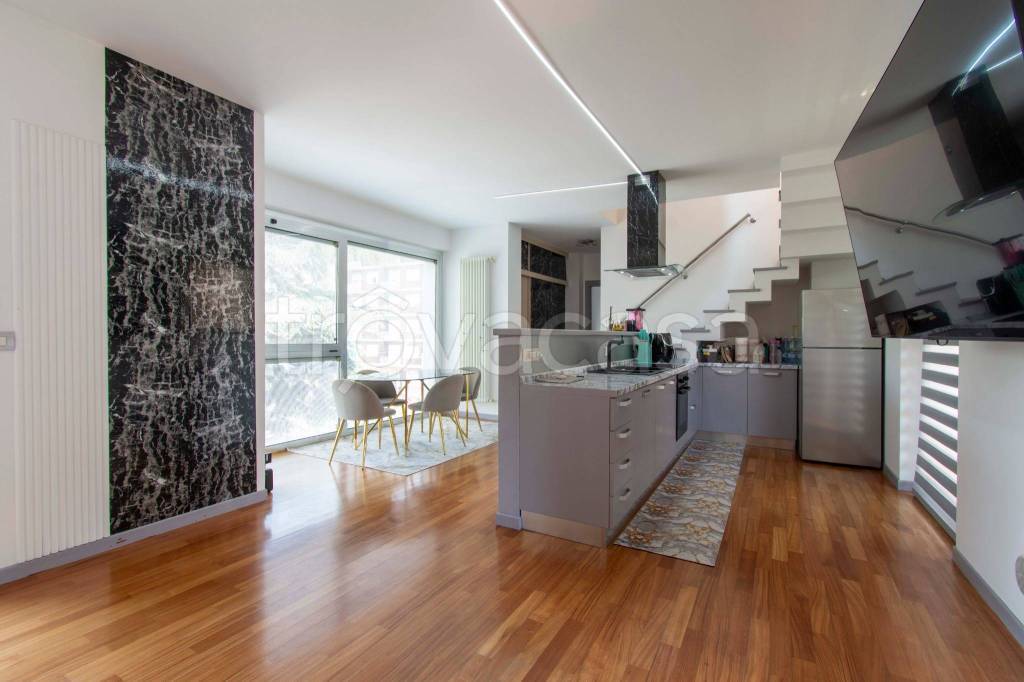 appartamento in vendita a Torino in zona Lingotto