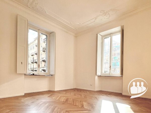 appartamento in vendita a Torino in zona Cit Turin