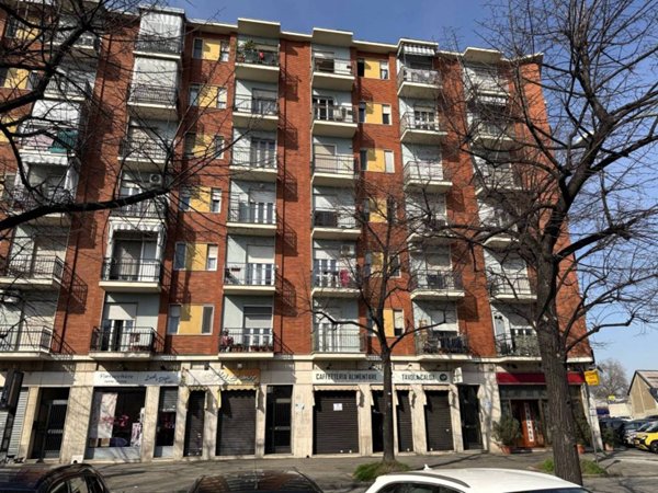 negozio in vendita a Torino in zona Santa Rita