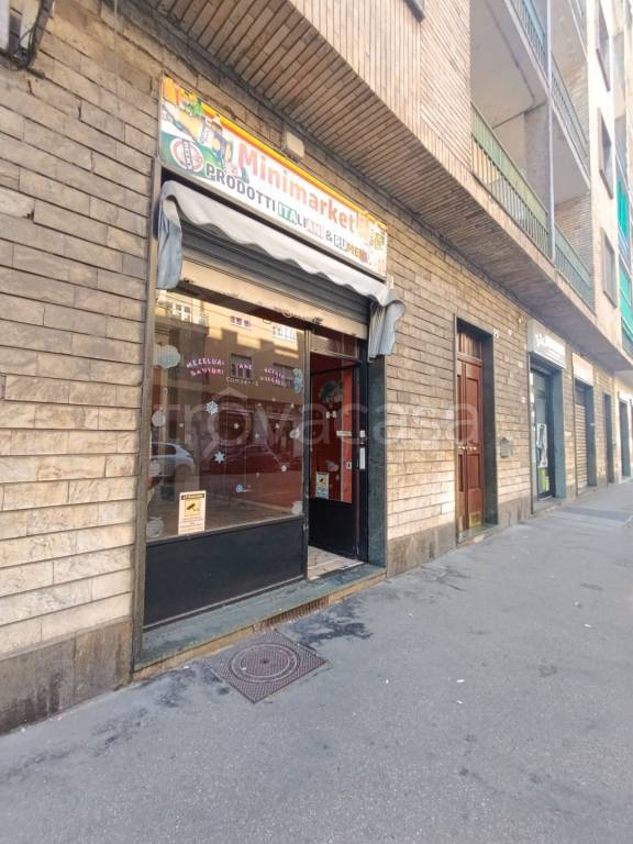 locale commerciale in vendita a Torino in zona Millefonti