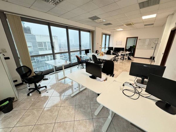ufficio in vendita a Torino in zona Cenisia